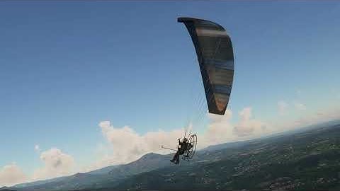 FRANZ LUFTFAHRT Paramotor flying in MSFS at LFIX (FSX export)