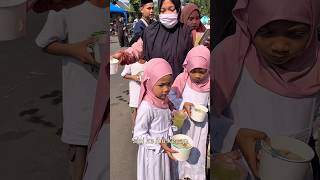 Download Lagu Sini mau kecap ke ibu #makangratis #streetfood MP3