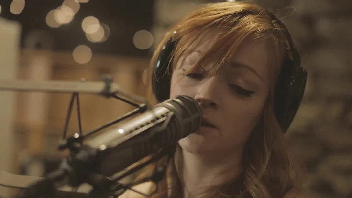 Judith plays "Trojan Horse" // Live Session