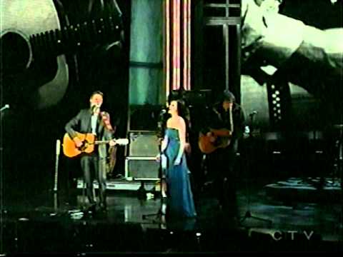 Jim Cuddy-Sara Slean sing "If You Could Read My Mi...