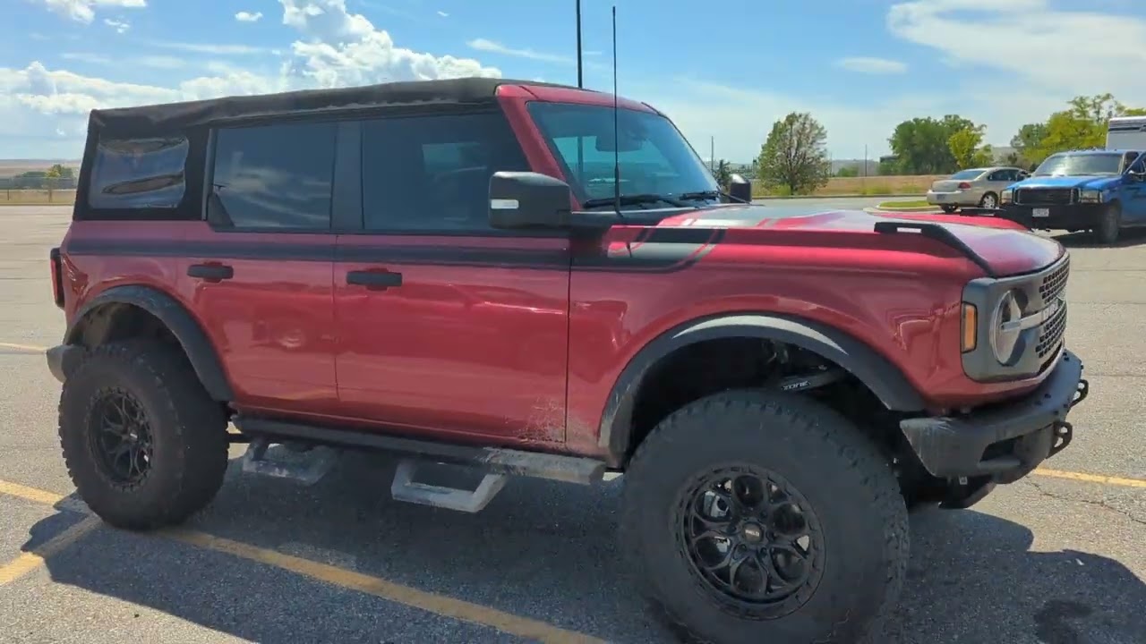 2021 Ford Bronco 35x12.5x18 b.f Goodrich all terrain on zone lift.
