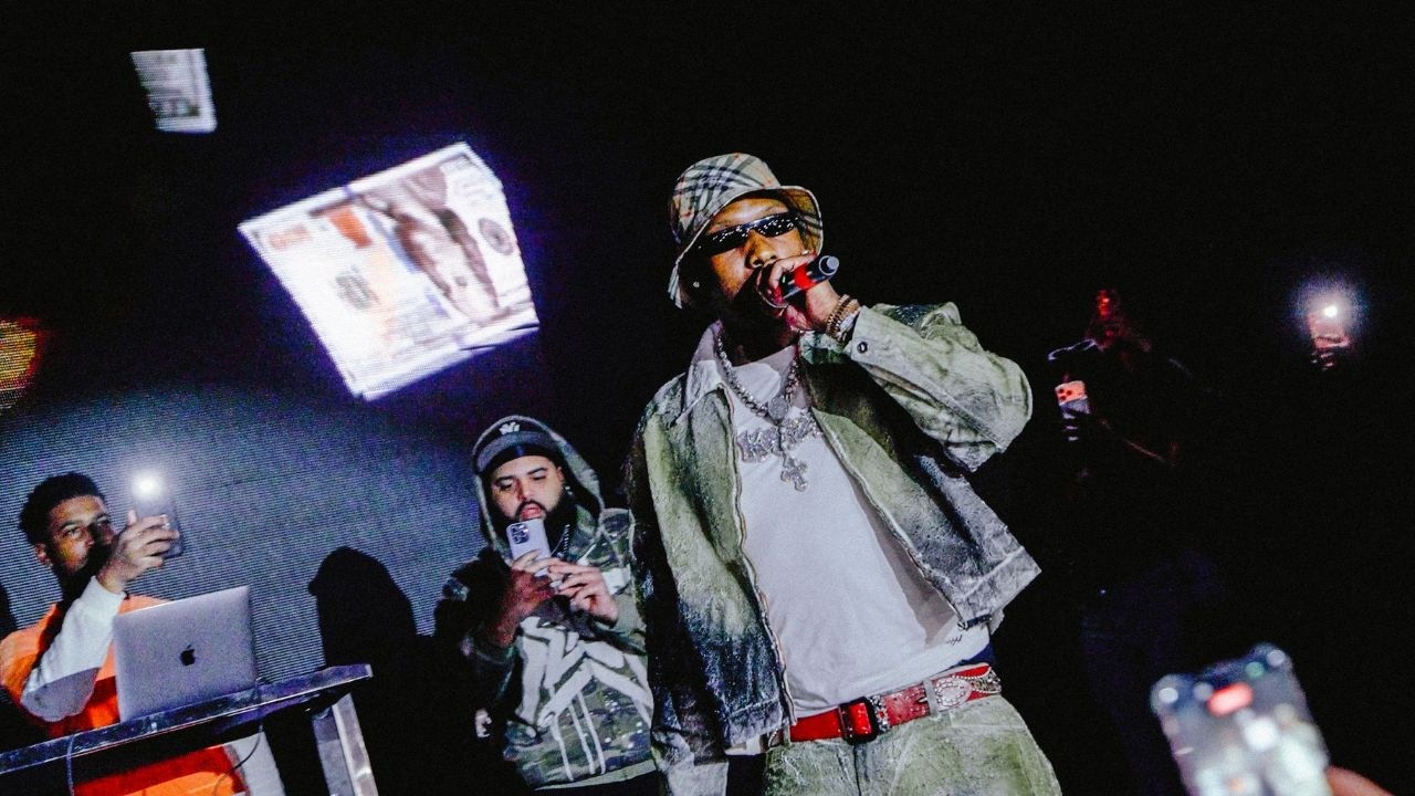 Rob49 & Ahna Mac in Phoenix, Arizona Performing Live