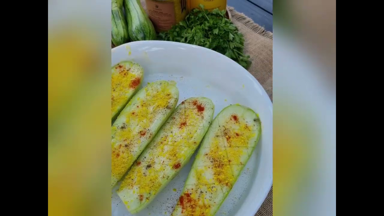Запечені кабачки з маслом Гхі та сирною сіллю