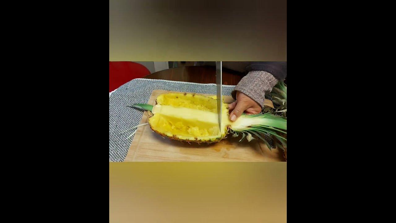 HOW TO CARVE PINEAPPLE. PINEAPPLE HACKS/PINEAPPLE CUTTING SKILLPAULINA