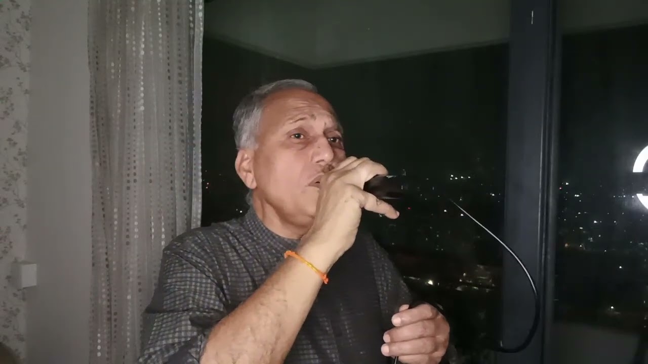 Gulzar n RDB with Kishore n Lata Didi ...... Aapki aankhon me kuchh ... Let me try