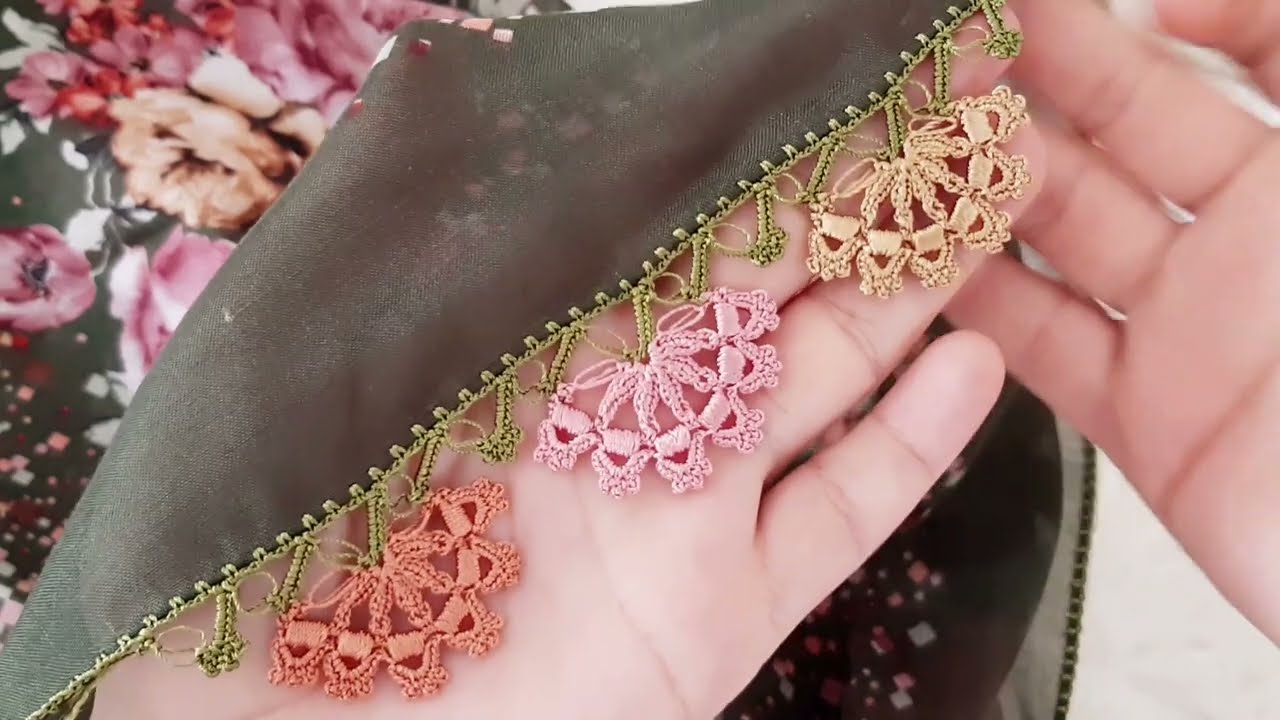 2103 - Büyük çiçekli tığ oyası modeli