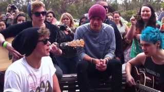 5 Seconds of Summer - Out of my limit (Acoustic, Perth)