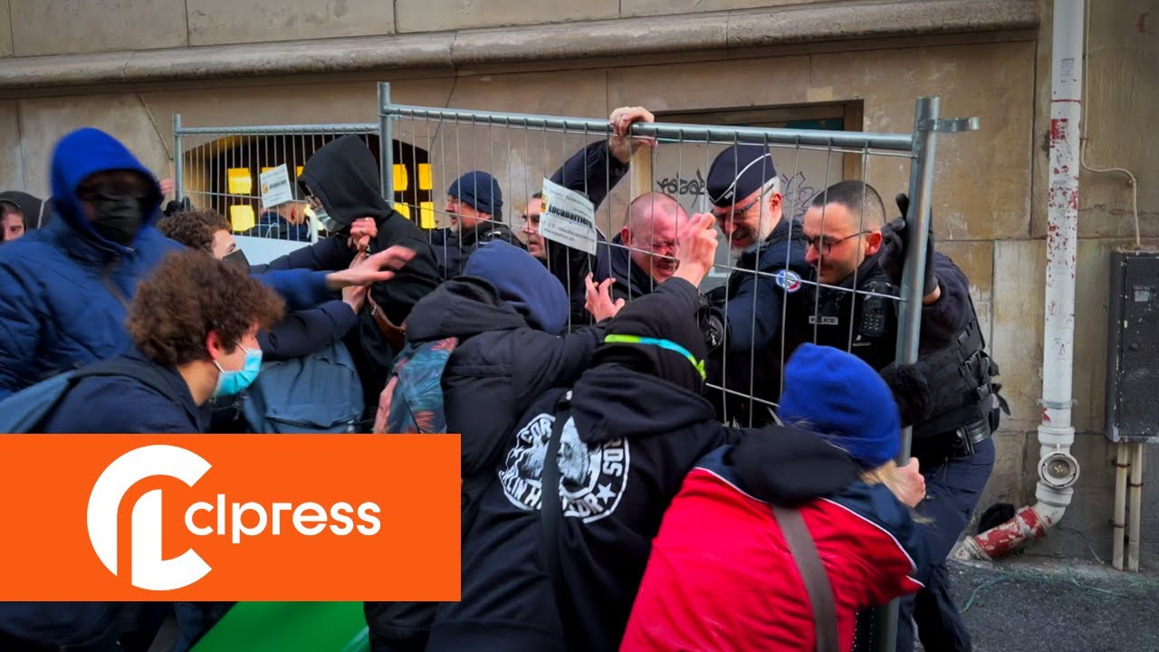 Отступление: блокада средней школы снята полицией с помощью слезоточивого газа [4K]