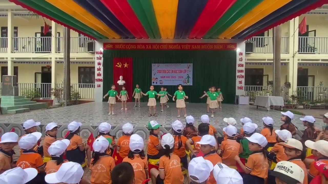 Trường Tiểu học Thach Thị. Trải nghiệm lớp 1 trường Mầm non Grinstans