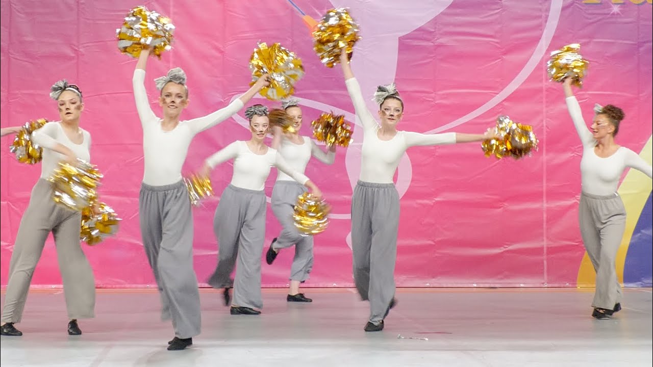 MAJORETTES Takt Jasionówka - MINI FORMATION POMPON - Kędzierzyn Koźle 2024