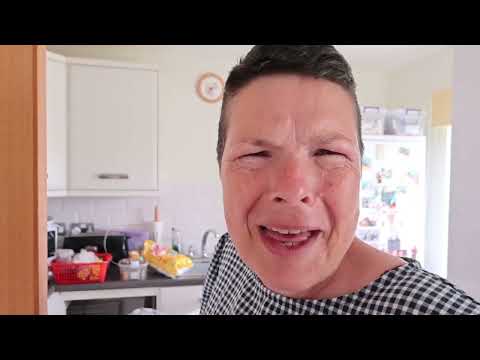 DIY at Mum's, World Cup Football & Sticky Mango Chicken | Daily Vlog | Mon 15 June (2026)