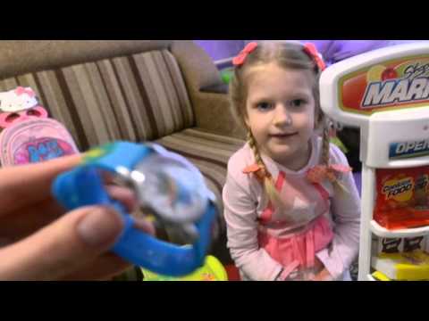 Играем в супермаркет с разными куклами, Машей, Джорджем....