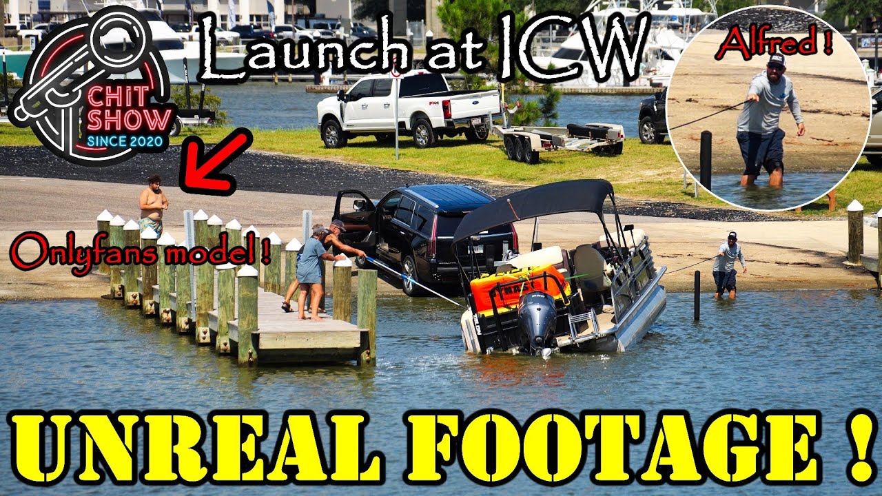 Pontoon Boat Sinks at the Boat Ramp! This Chit Show Footage is Unreal ! Launch at the ICW)