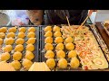 japanese street food - octopus balls takoyaki 焼きたてたこ焼き