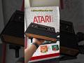 جهاز Atari 2600 هو نصف حجم الجهاز الأصلي ويلعب ألعاب Atari الأصلية Atari2600