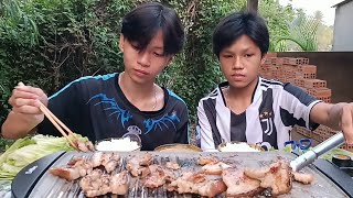 Buổi ăn chiều cùng thịt nướng của Huy Phúc Vlog