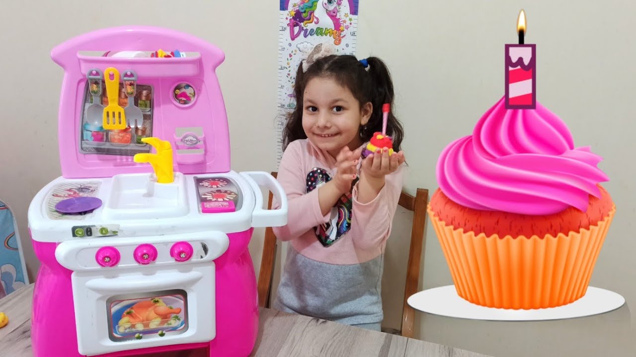 AYLIN OYUN HAMURUNDAN PASTA YAPTIM🎂🍰. YouTube