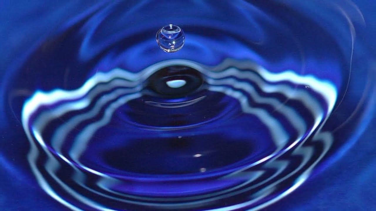 Tetesan air dalam goa