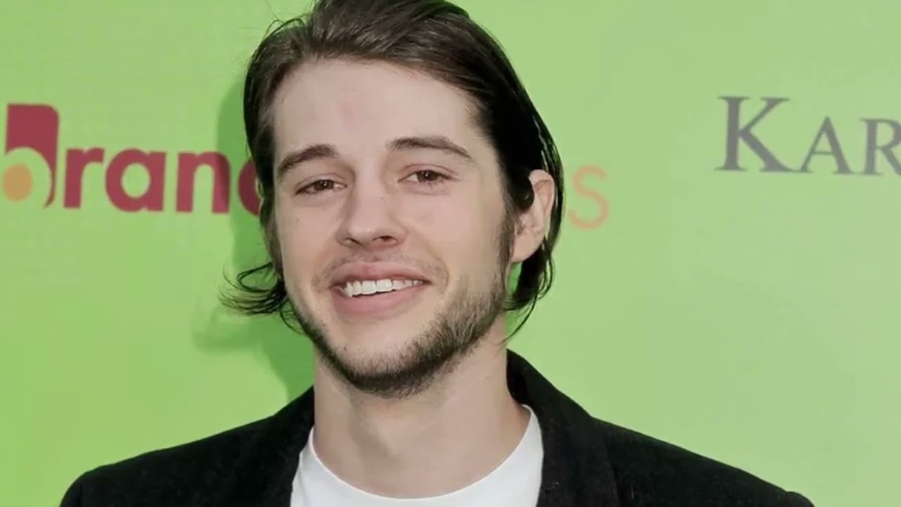 Бывший звезда Disney Мэтт Прокоп. Просьба: без наручников, офицеры.