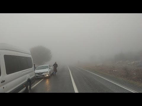 Yoğun sis sürücülere zor anlar yaşattı