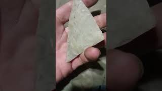 making a neckless knife. #flintnapping texas . pedernales flint