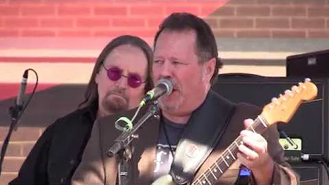 Landon Spradlin & Johnnie Red - "Let It Rain" (Liv...