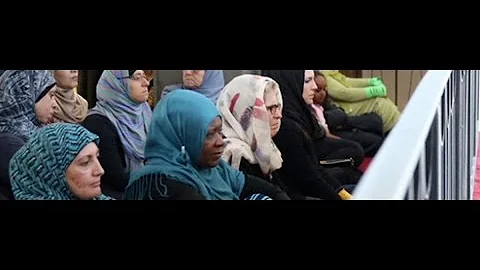 Hypocrite: Feminist Kathleen Wynne bows to sharia ...