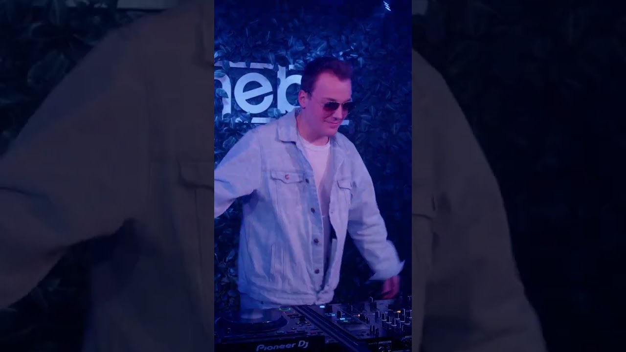 Falco plays new psytrance bangers