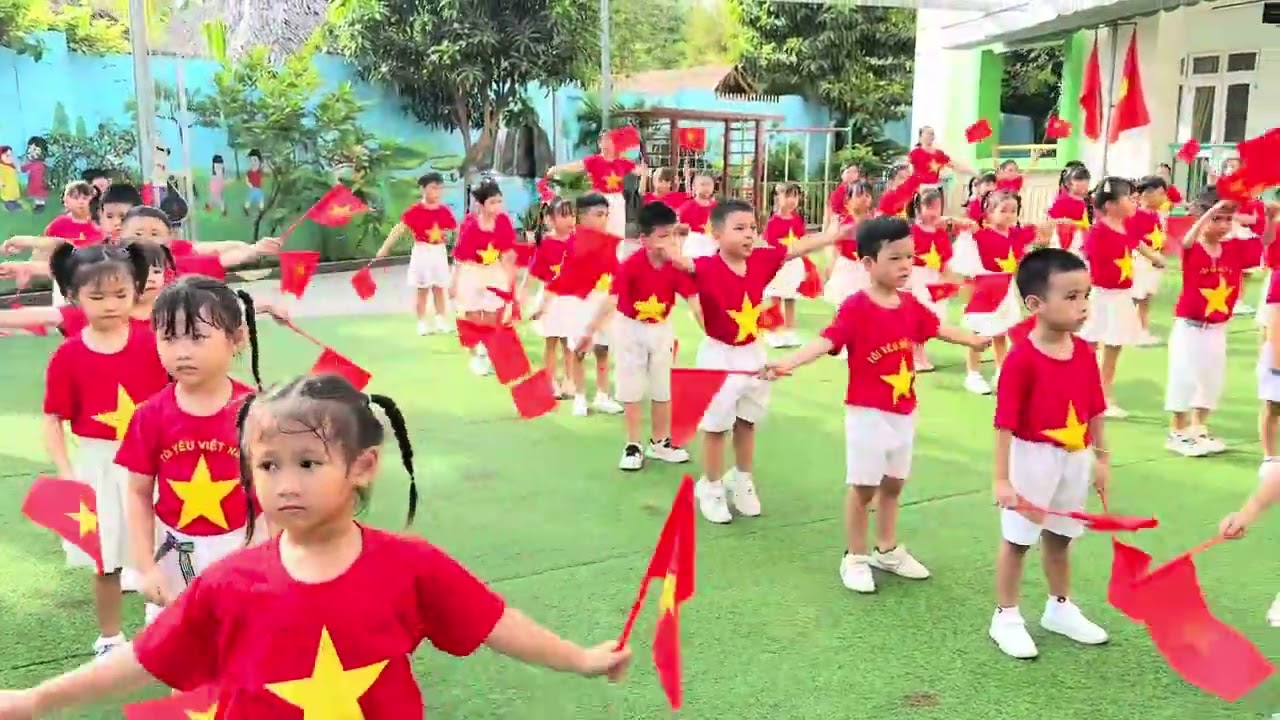 Trường MN Hoa Đào - Đồng diễn Chào mừng kỷ niệm 50 năm ngày Giải phóng miền Nam thống nhất đất nước