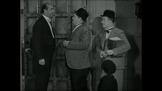 Lachen Sie mit Stan & Ollie - Als Rekruten - Vergiss deine Sorgen Uncut Restauriert