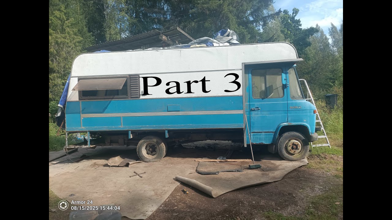 Mercedes 508D, Part 3. A look under her skirts.