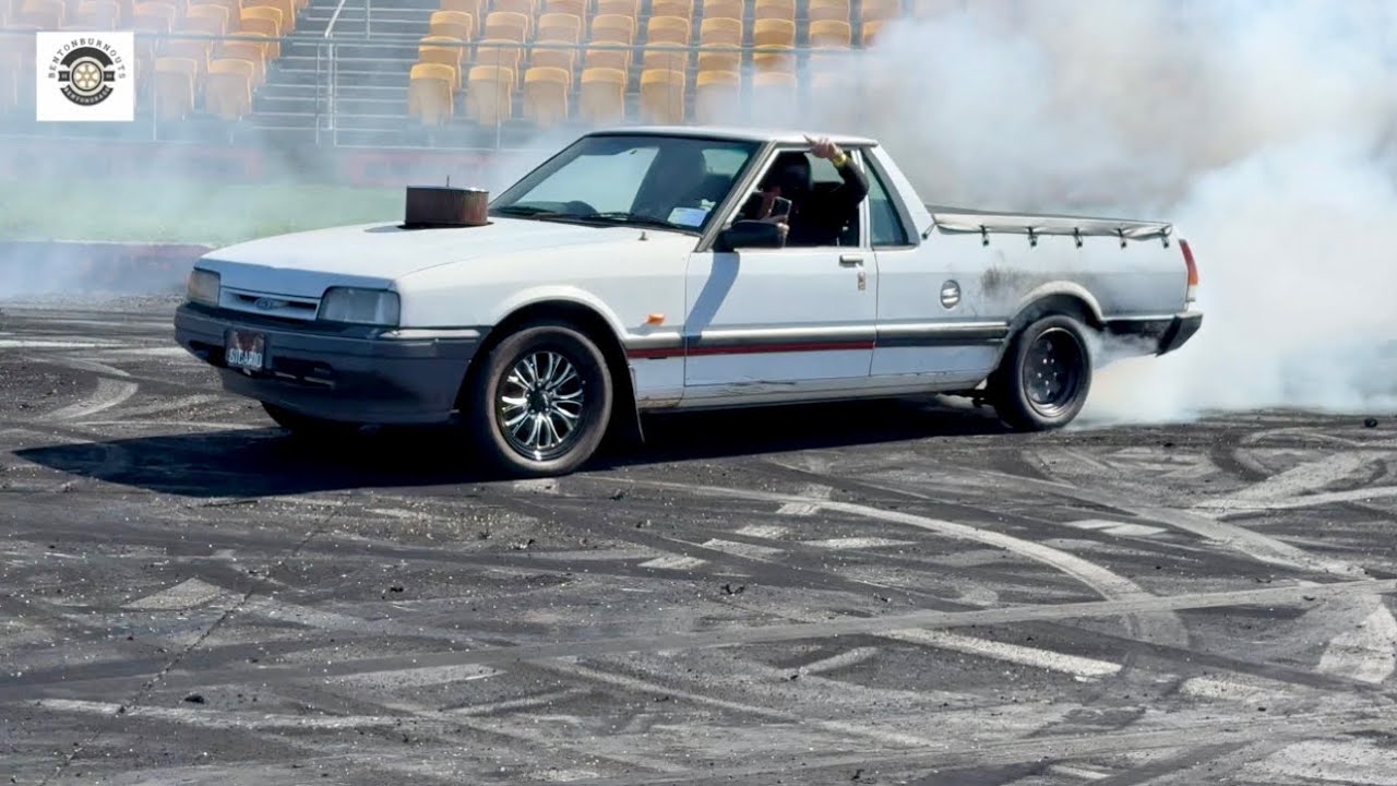 SICARIO burnout at KOTS Roll Racing HALF WAY BASH Sydney Dragway. 30/8 ...