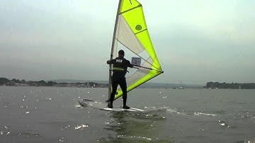 Beginners Windsurfing Lessons - Windsurf Start Position & Sailing Position