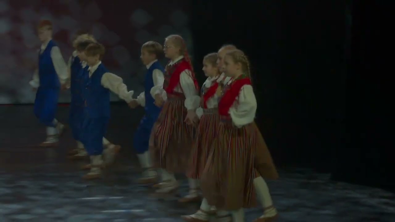 Sütevaka rahvatants 5 ja 6  klassi segarühm