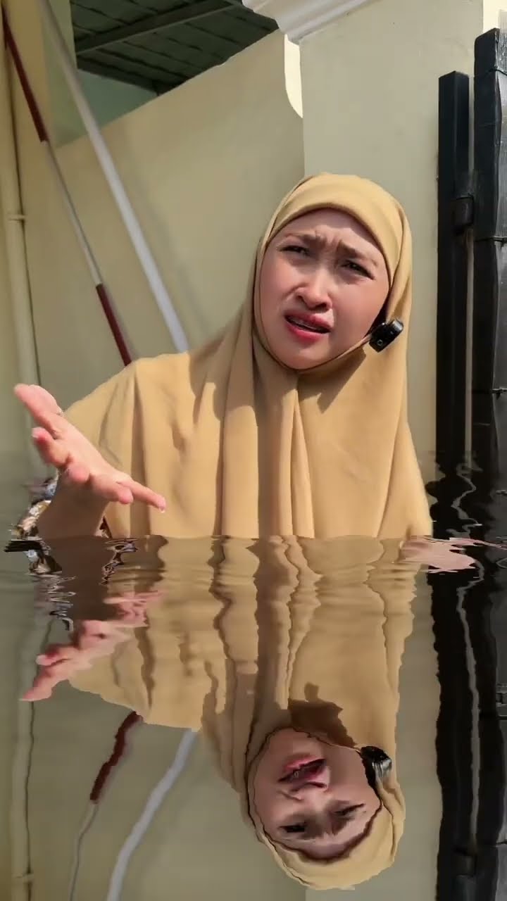 ADA KUDA NIL DEPAN RUMAH