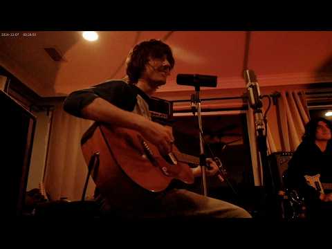 Foxtide - "Heart in the Ground" (live and alive in the livingroom)