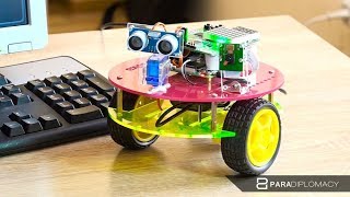 Ռոբոտ Չարլին Օգնում Է Երեխաներին Ու Սկսնակներին Սովորել Ռոբոտաշինություն