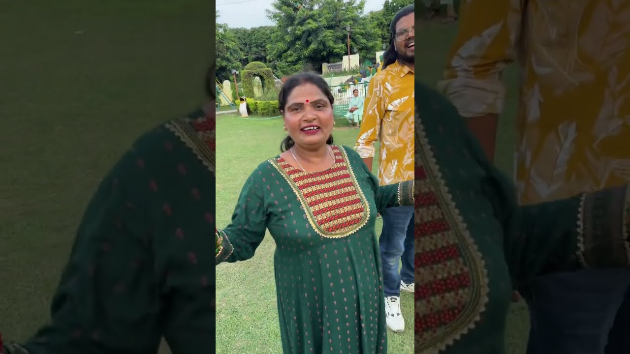 Dadi ke sath park me Bat ball khelne ki jid karne lage Ayaan babu 😍🏏 