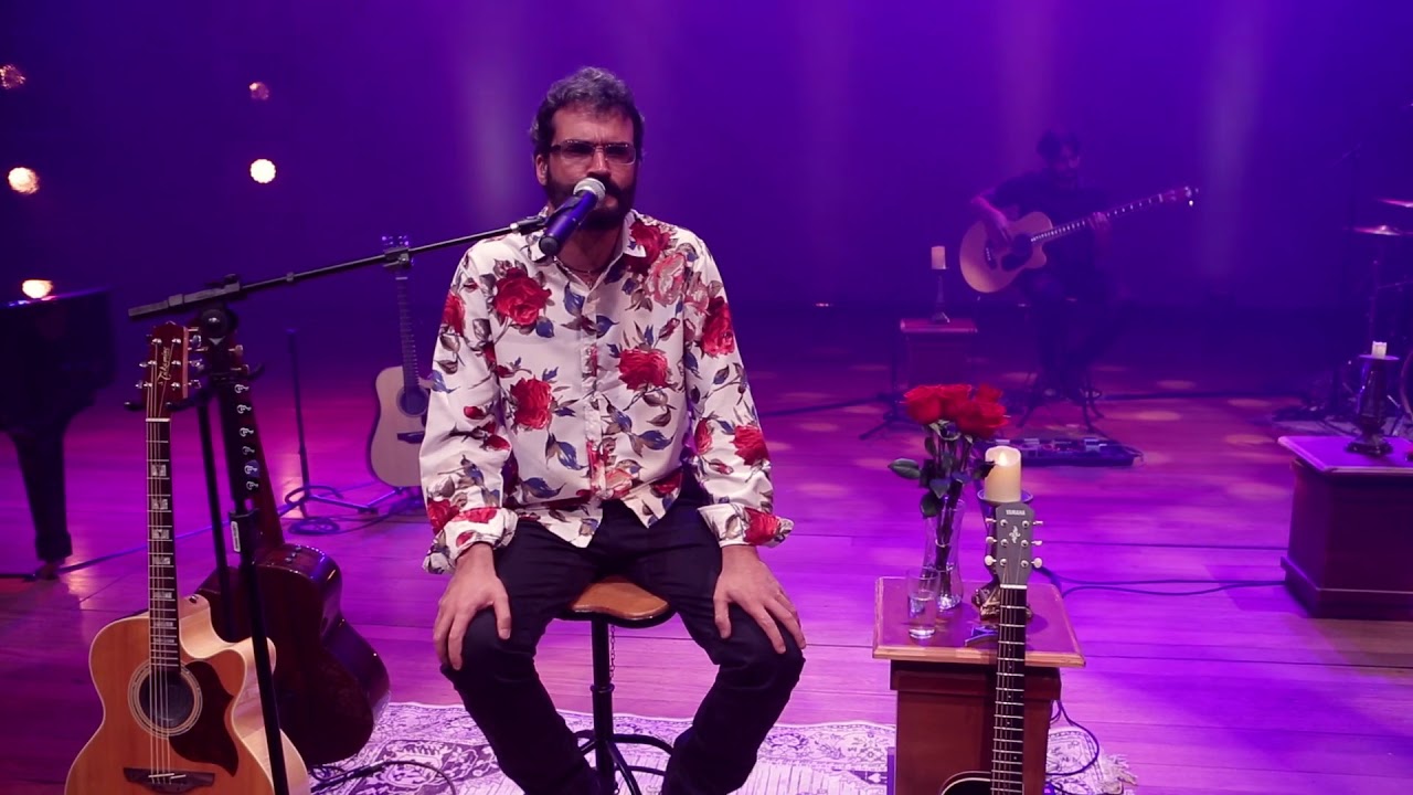 Renato Quase Russo - Eduardo e Monica (Acústico no teatro)