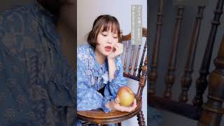 Rei - "Silver Shoes" (mini mini music video)