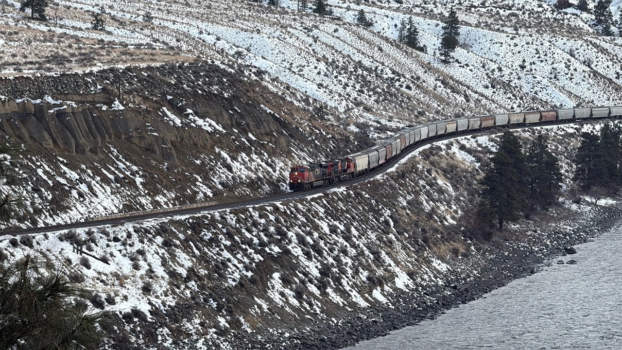 Along The River!!! CN 310 (Mixed Train) Near Spences Bridge BC Canada 10JAN26 ES44AC 2968 Leading