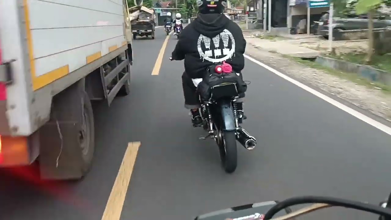 Ketinggalan sama rombongan😆 Part ahir di karna kan hujan #rxking #storyrxking #rxking135cc 