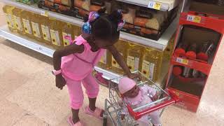 Shopping in tescos with my mini shopping cart and doll screenshot 1