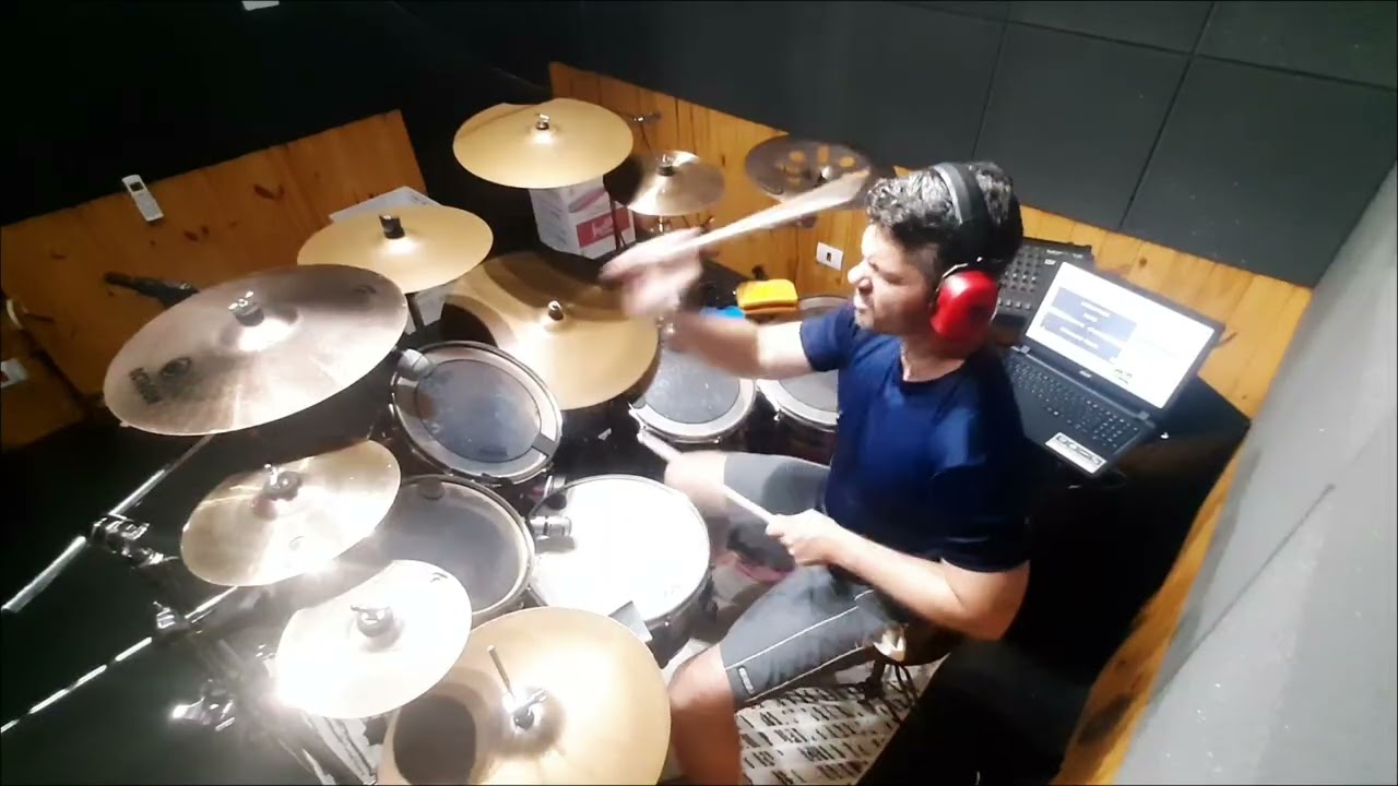 Numb - Linkin Park - Drum Cover. 