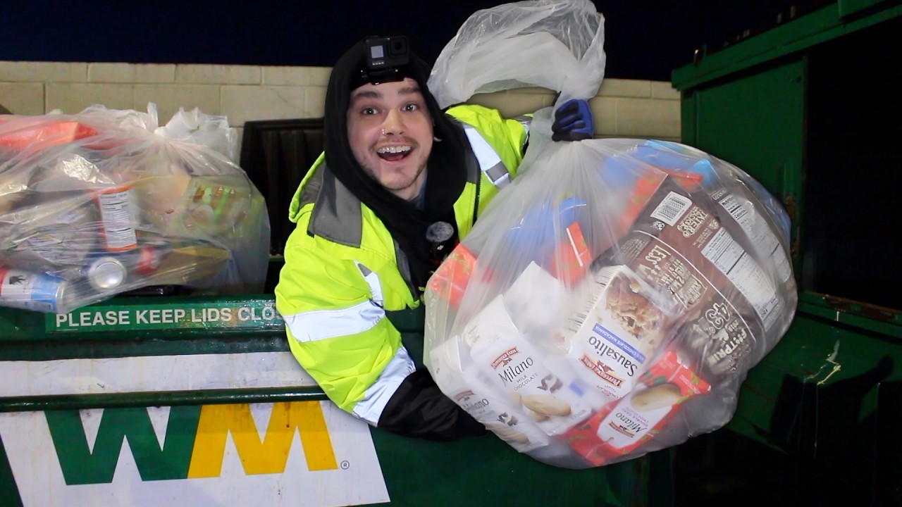 Меня выгнали после того, как я выиграл самый крупный джекпот за последние месяцы, роясь в мусорны...