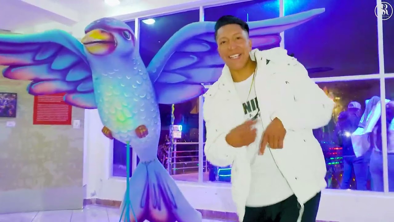 //FAVIS COLES// - MIENTRAS YO ESTABA TRABAJANDO-EXITO 2025 VIDEO OFICIAL