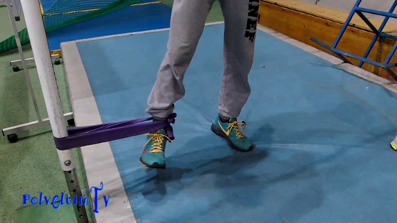 Polvoltim Drills. Aductores con gomas elásticas. En pie.
