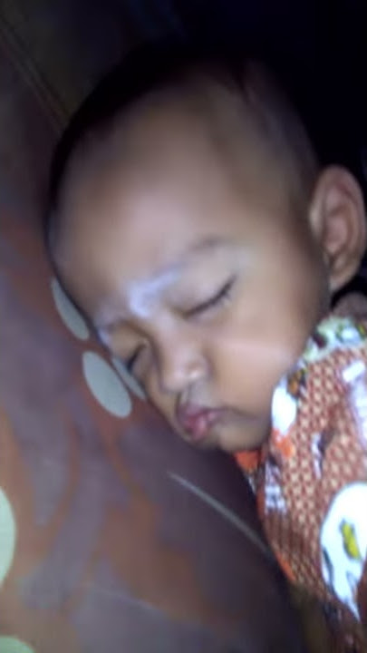 Adik lagi tidur😀😁😀😀😂