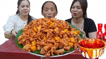 Bà Tân Vlog - Thử Thách Làm Mâm Chân Gà Rút Xương Sốt Cay Samyang x2 Siêu To Khổng Lồ