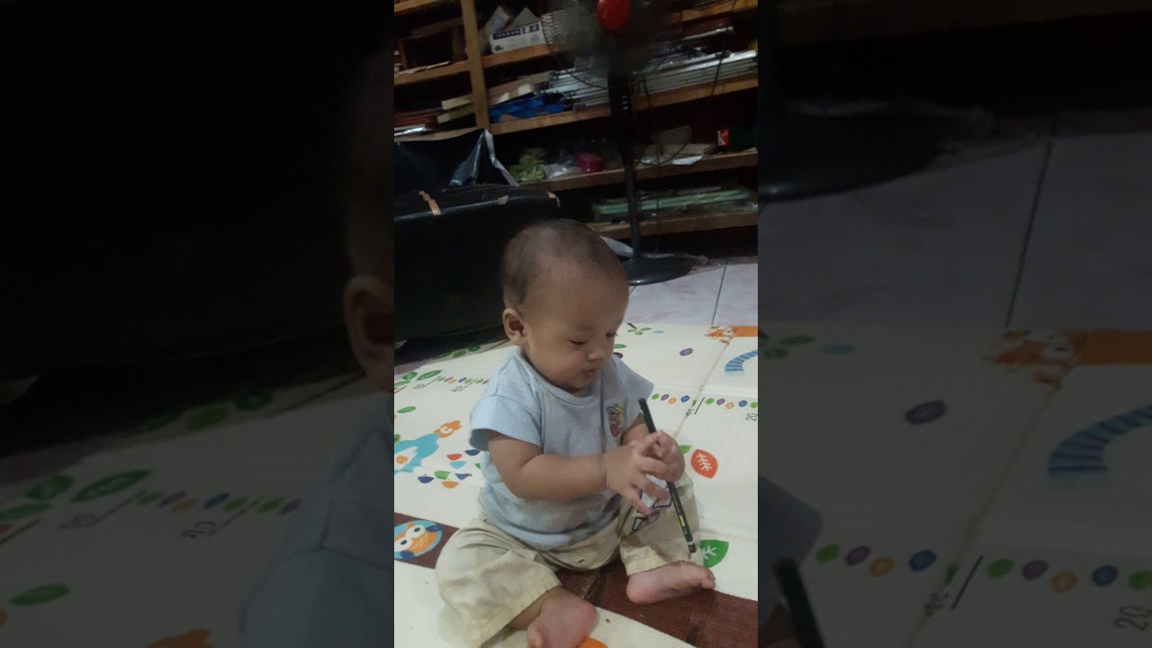 Anak Usia 6 bulan sudah duduk tegak YouTube